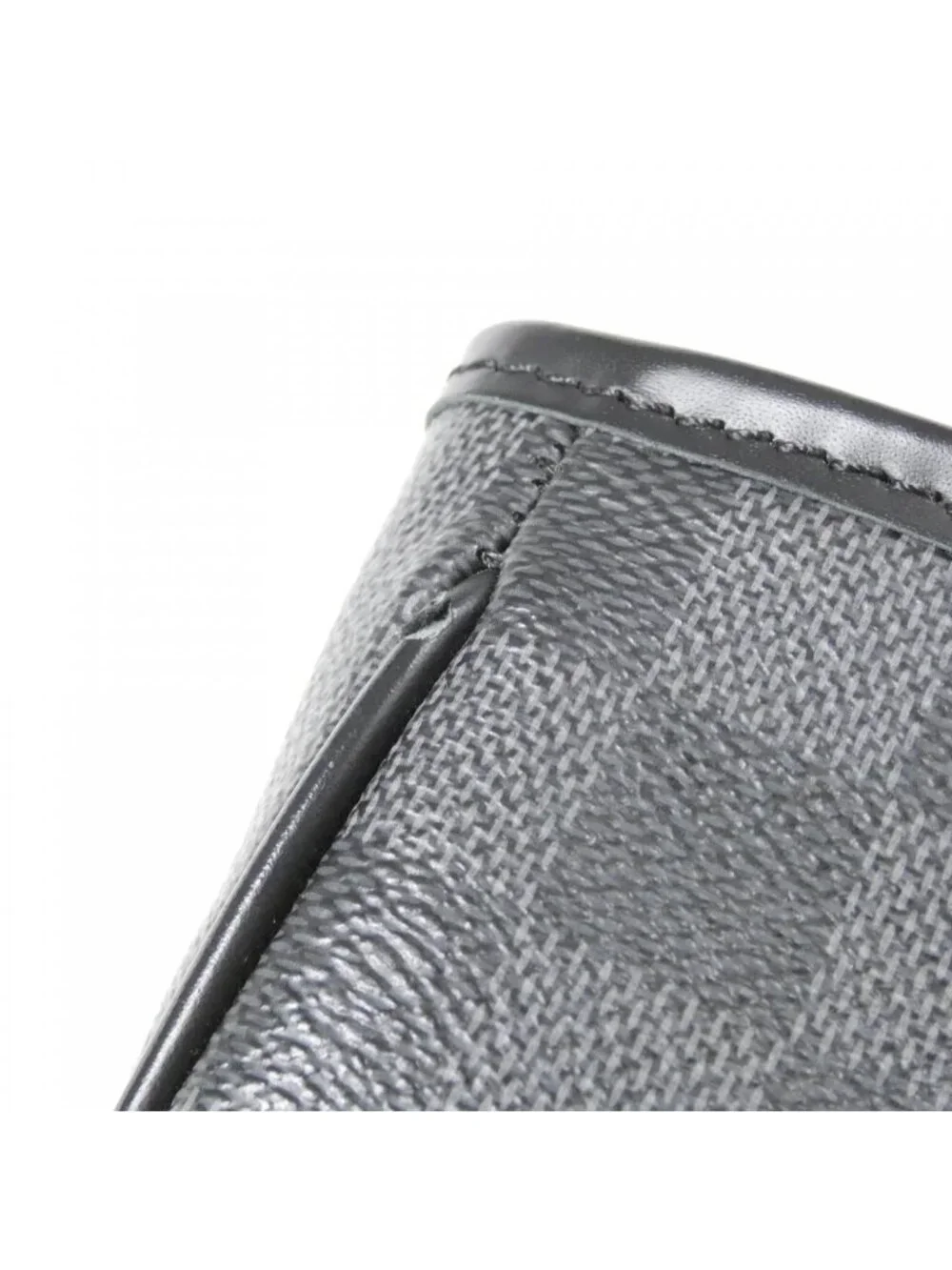 Louis Vuitton small offensive